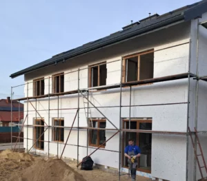 Ocieplenie elewacji mieszkania w Mrozach