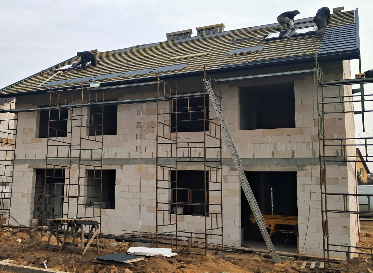 Mieszkania w Mrozach - budowa dachu